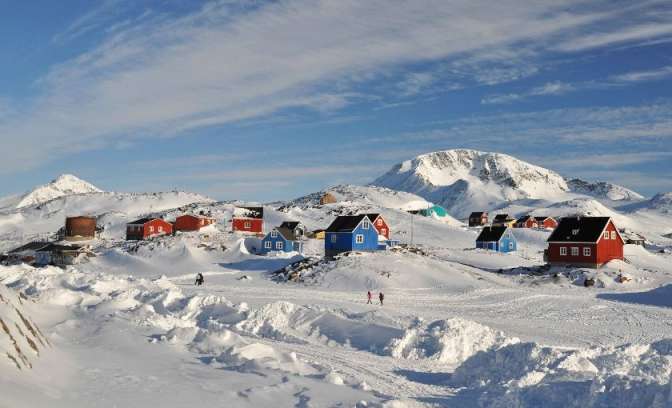 Groenland huisjes in sneeuw