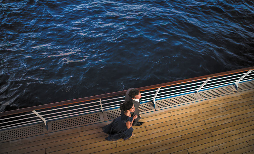 Avondwandeling op kleinschalige luxe cruiseschip