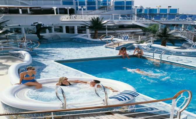 Zwembad van Grand Princess 