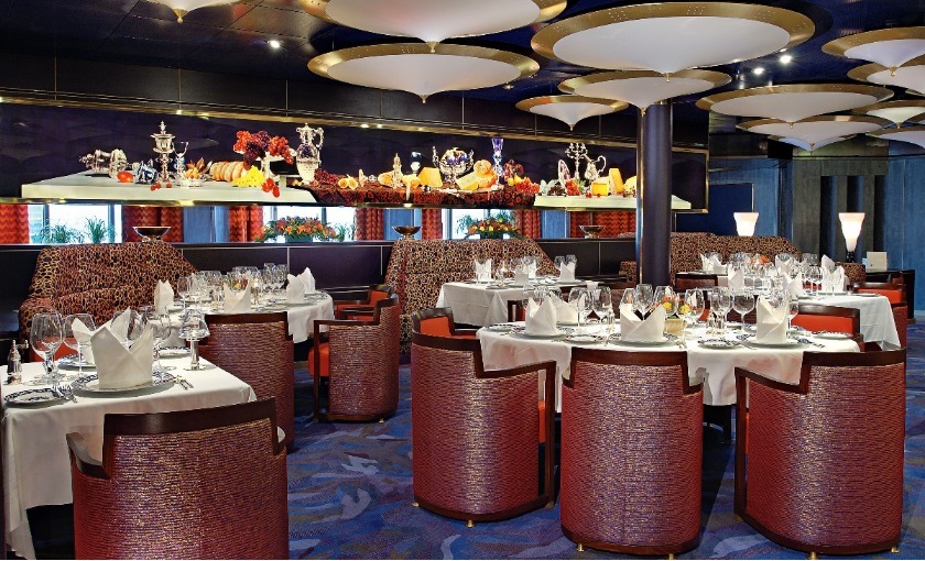 Een dinnerruimte op de MS Westerdam
