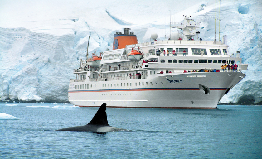 Expeditie schip MS Bremen van Hapag Loyd