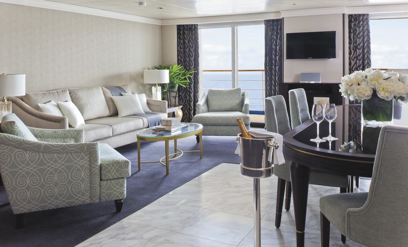 Seven Seas Navigator Master Suite lounge gedeelte