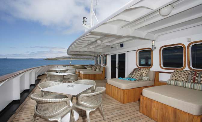 Lounge dek aan boord van Silversea Galapagos 