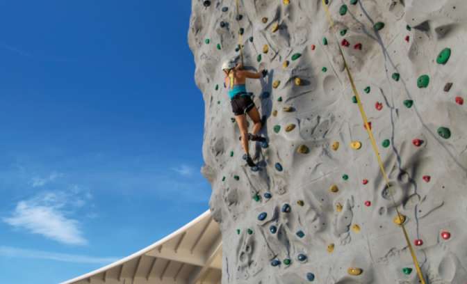 Klimmuur op de Adventure of the seas