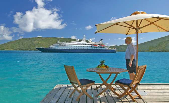 Uitzicht op seadream yachtclub