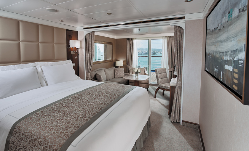 Seven Seas Voyager penthouse suite met royaal balkon