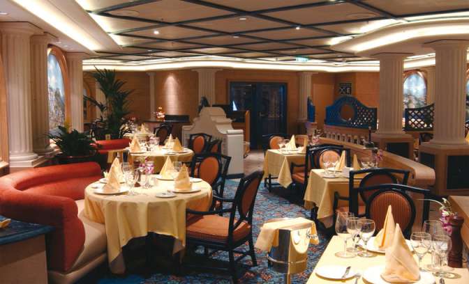 Een restaurant op de Diamond Princess van Princess Cruises