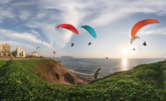 paragliden in Lima, Peru